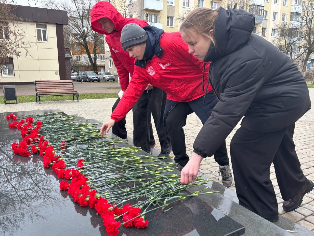 Студенты Финуниверситета г. Калуга почтили память Неизвестного Солдата